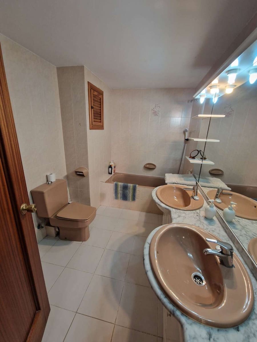 4 camera da letto Appartamento sulla Spiaggia in vendita in Ibiza-Eivissa citta - 750.000 € (Rif: 9398249)