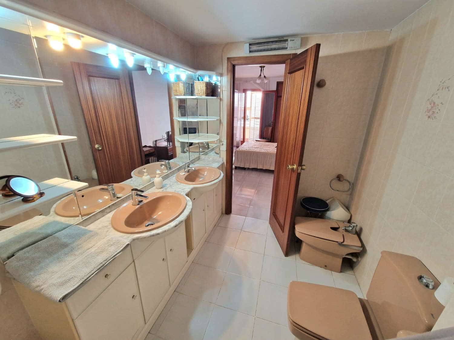 4 camera da letto Appartamento sulla Spiaggia in vendita in Ibiza-Eivissa citta - 750.000 € (Rif: 9398249)