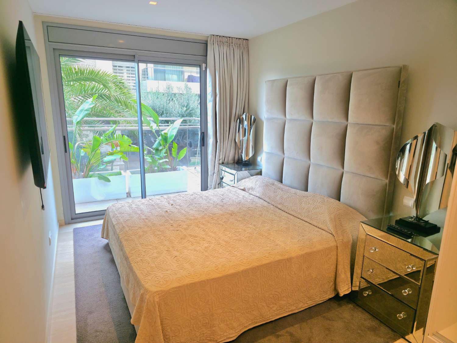 4 bedroom Beach Apartment for sale in Ibiza / Eivissa town with pool - € 1,400,000 (Ref: 9439682)