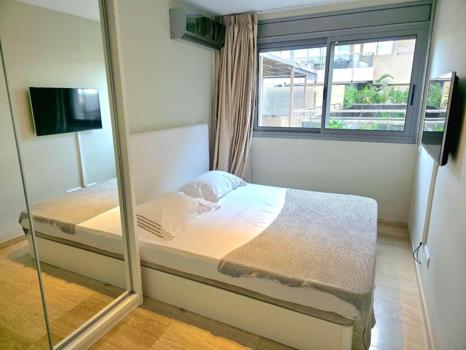 4 bedroom Beach Apartment for sale in Ibiza / Eivissa town with pool - € 1,400,000 (Ref: 9439682)