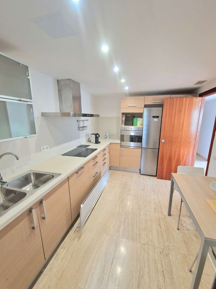 2 soveværelse Strandlejlighed til salg i Ibiza by med swimmingpool garage - € 950.000 (Ref: 9446124)