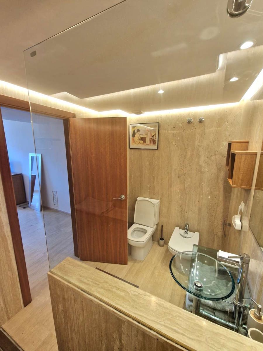 2 soveværelse Strandlejlighed til salg i Ibiza by med swimmingpool garage - € 950.000 (Ref: 9446124)