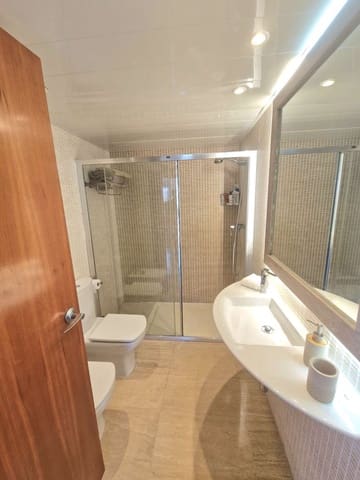 2 soveværelse Strandlejlighed til salg i Ibiza by med swimmingpool garage - € 950.000 (Ref: 9446124)