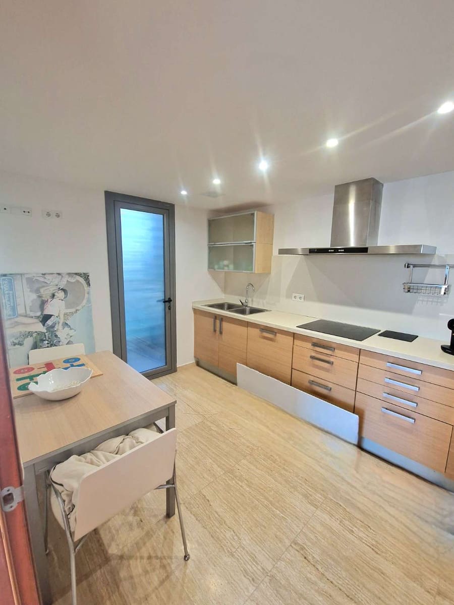 2 soveværelse Strandlejlighed til salg i Ibiza by med swimmingpool garage - € 950.000 (Ref: 9446124)