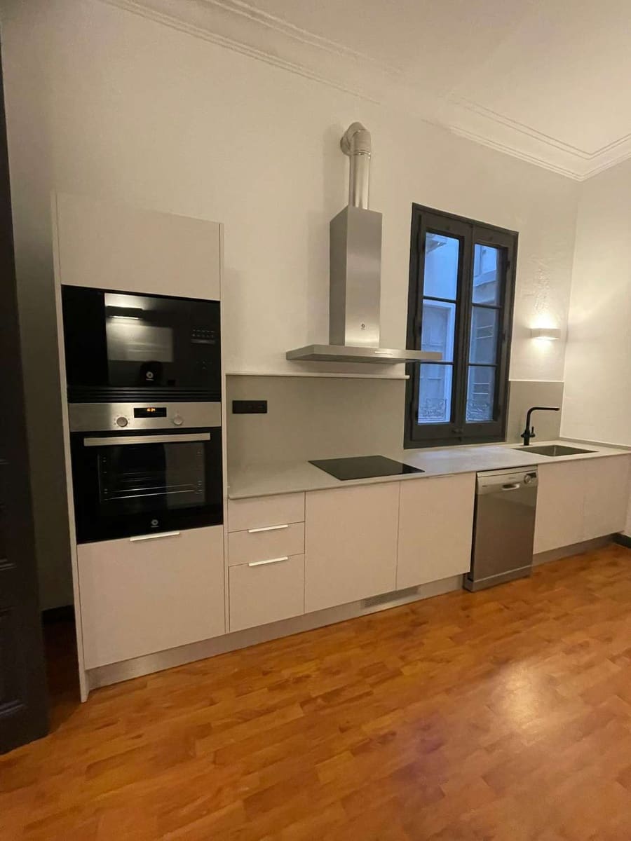 Office for rent in Barcelona city - € 3,800 (Ref: 9711165)