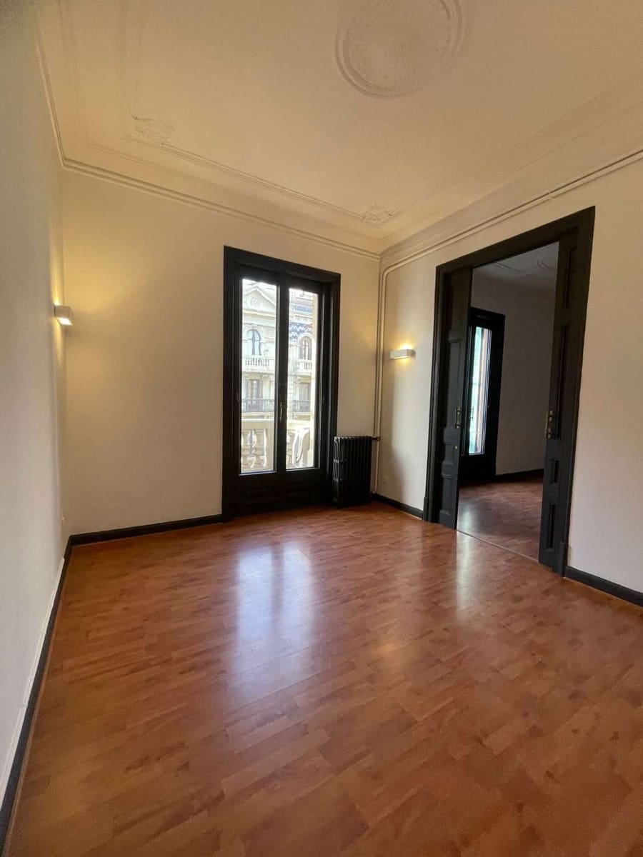 Office for rent in Barcelona city - € 3,800 (Ref: 9711165)