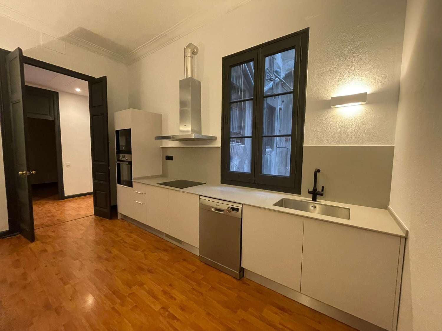 Office for rent in Barcelona city - € 3,800 (Ref: 9711165)