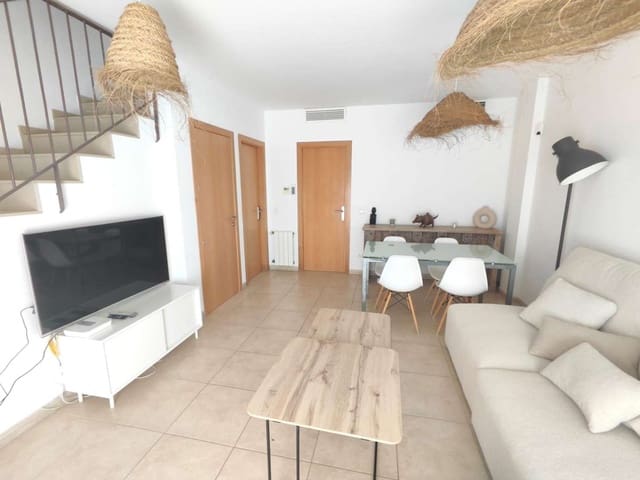 3 soverom Rekkehus til leie i Santa Eulalia / Santa Eularia med garasje - € 5 000 (Ref: 9721427)