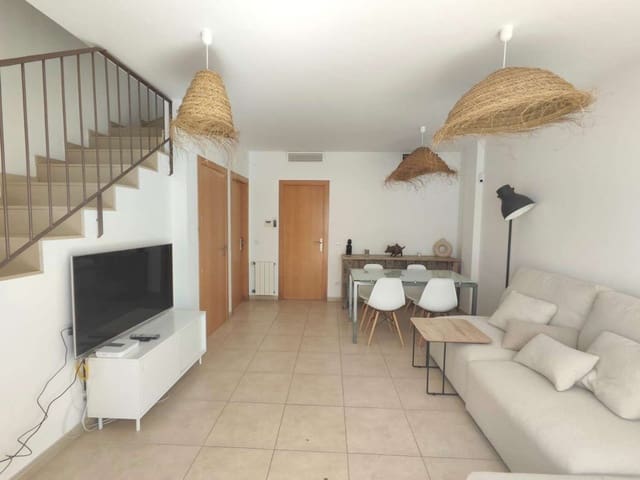 3 soverom Rekkehus til leie i Santa Eulalia / Santa Eularia med garasje - € 5 000 (Ref: 9721427)