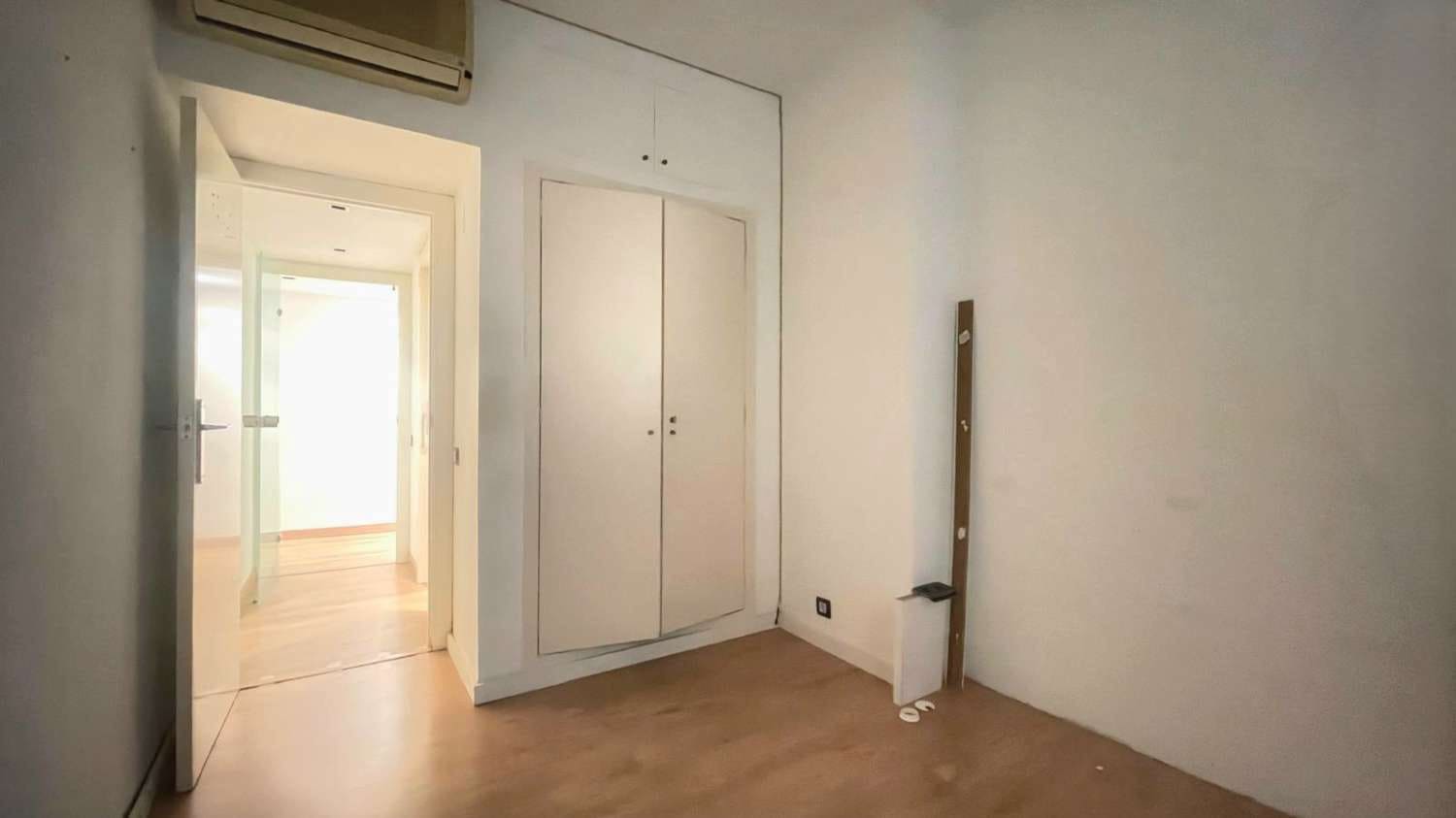 4 soverom Leilighet til salgs i Barcelona by - € 775 000 (Ref: 9731750)