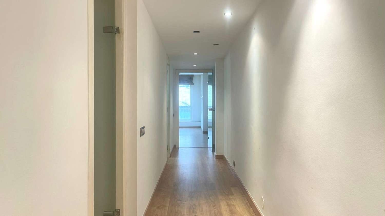 4 soverom Leilighet til salgs i Barcelona by - € 775 000 (Ref: 9731750)