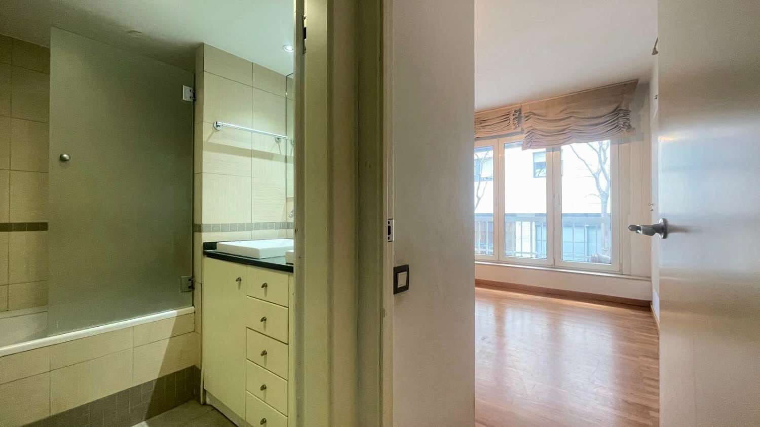 4 soverom Leilighet til salgs i Barcelona by - € 775 000 (Ref: 9731750)