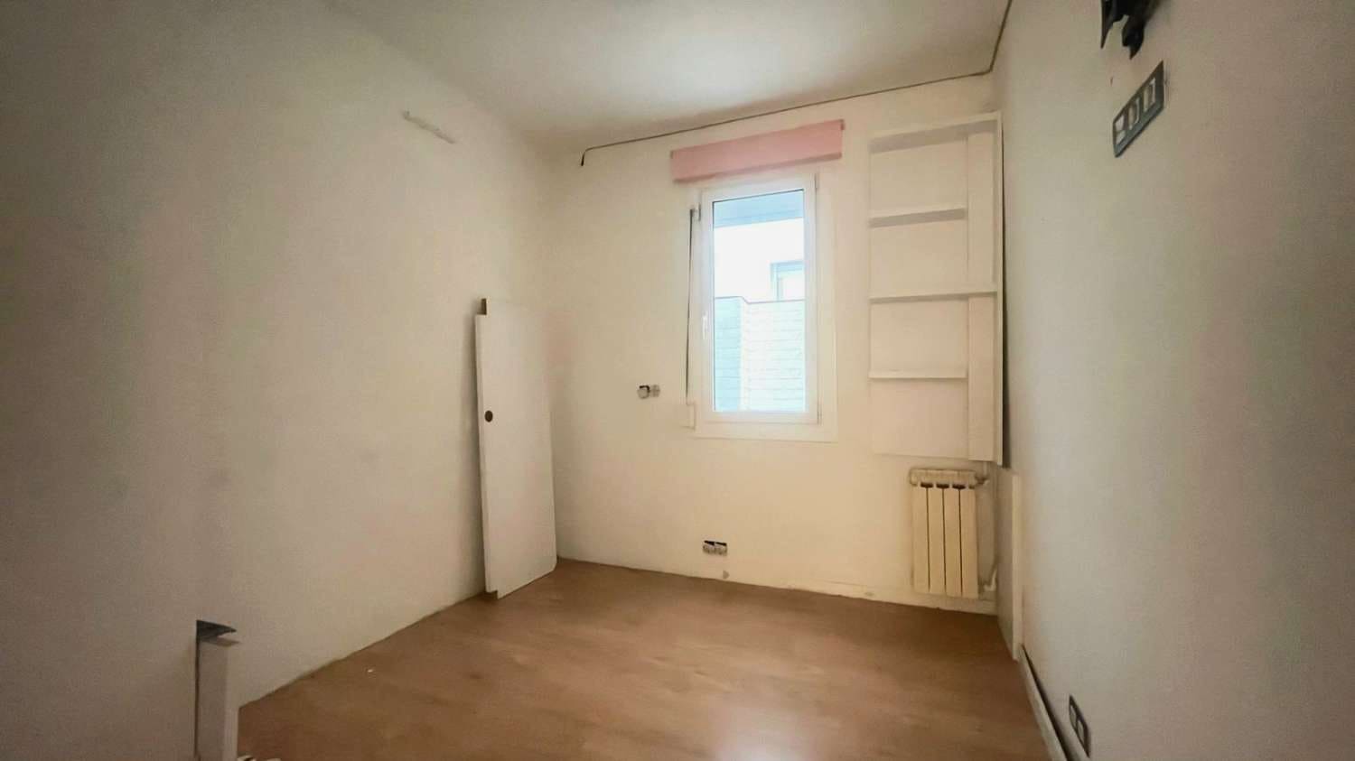 4 soverom Leilighet til salgs i Barcelona by - € 775 000 (Ref: 9731750)