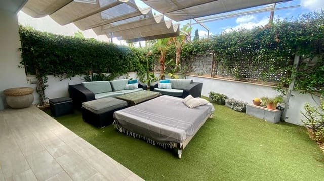 2 slaapkamer Flat te koop in Ibiza dorp met zwembad - € 895.000 (Ref: 9796201)