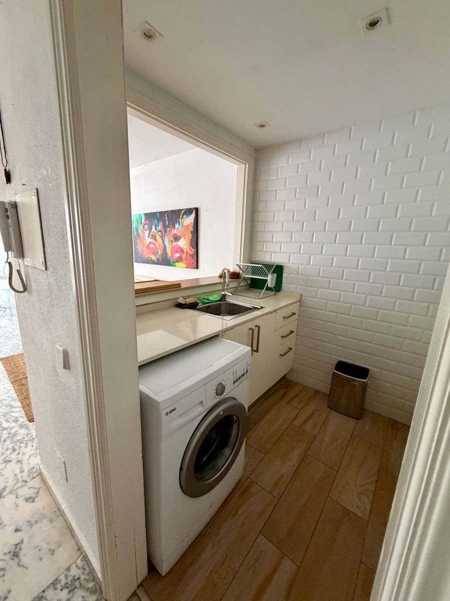 1 bedroom Flat for rent in Ibiza / Eivissa town with pool - € 2,500 (Ref: 9839008)