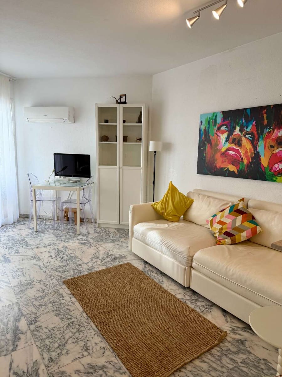 1 bedroom Flat for rent in Ibiza / Eivissa town with pool - € 2,500 (Ref: 9839008)