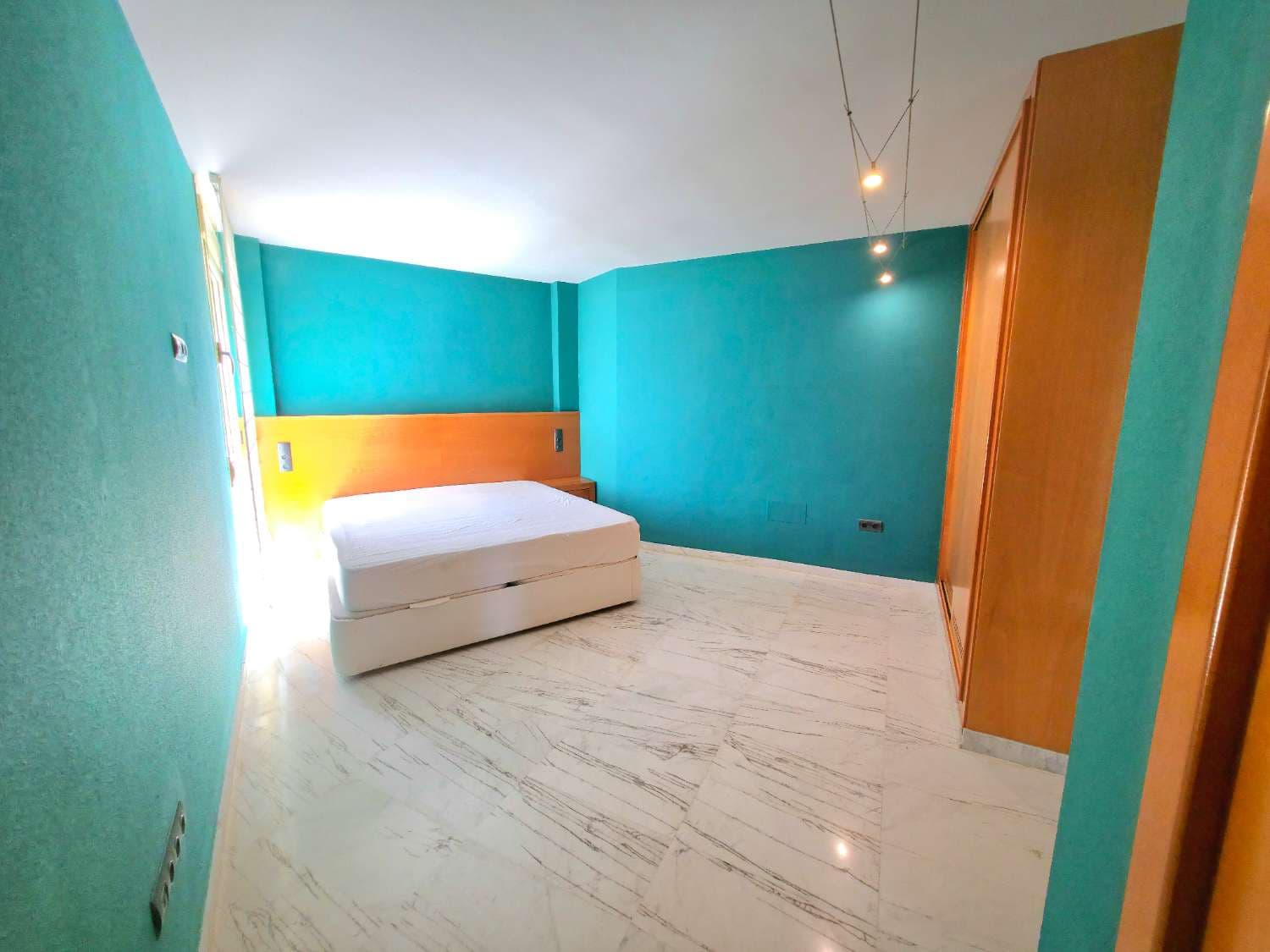 3 quarto Apartamento para arrendar em Ibiza / Eivissa cidade com piscina garagem - 3 900 € (Ref: 9891838)