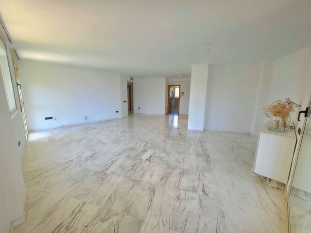3 quarto Apartamento para arrendar em Ibiza / Eivissa cidade com piscina garagem - 3 900 € (Ref: 9891838)