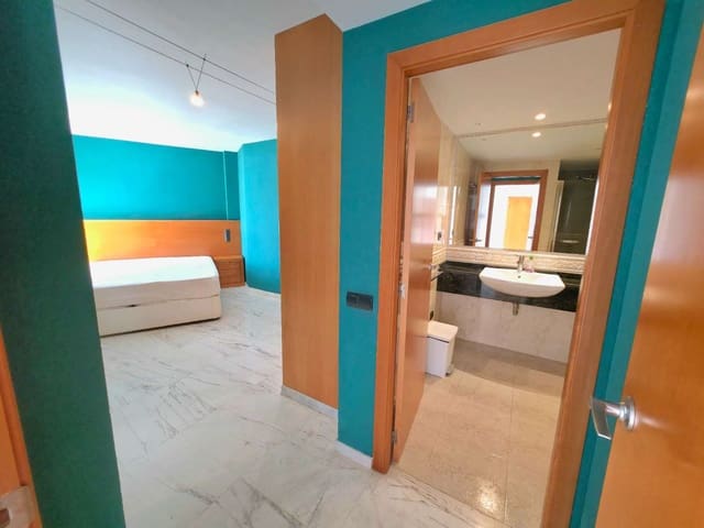 3 quarto Apartamento para arrendar em Ibiza / Eivissa cidade com piscina garagem - 3 900 € (Ref: 9891838)