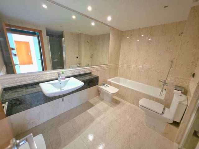 3 quarto Apartamento para arrendar em Ibiza / Eivissa cidade com piscina garagem - 3 900 € (Ref: 9891838)