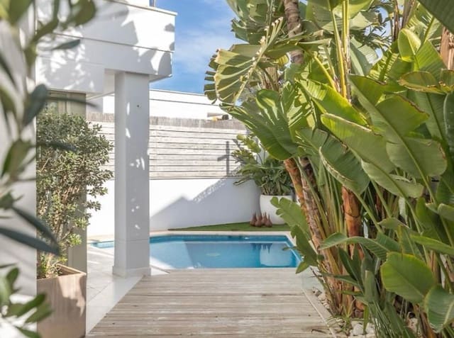 5 sovrum Radhus till salu i Ibiza stad med pool - 1 995 000 € (Ref: 9964821)