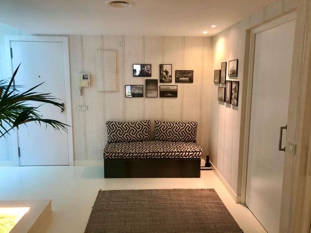 5 sovrum Radhus till salu i Ibiza stad med pool - 1 995 000 € (Ref: 9964821)