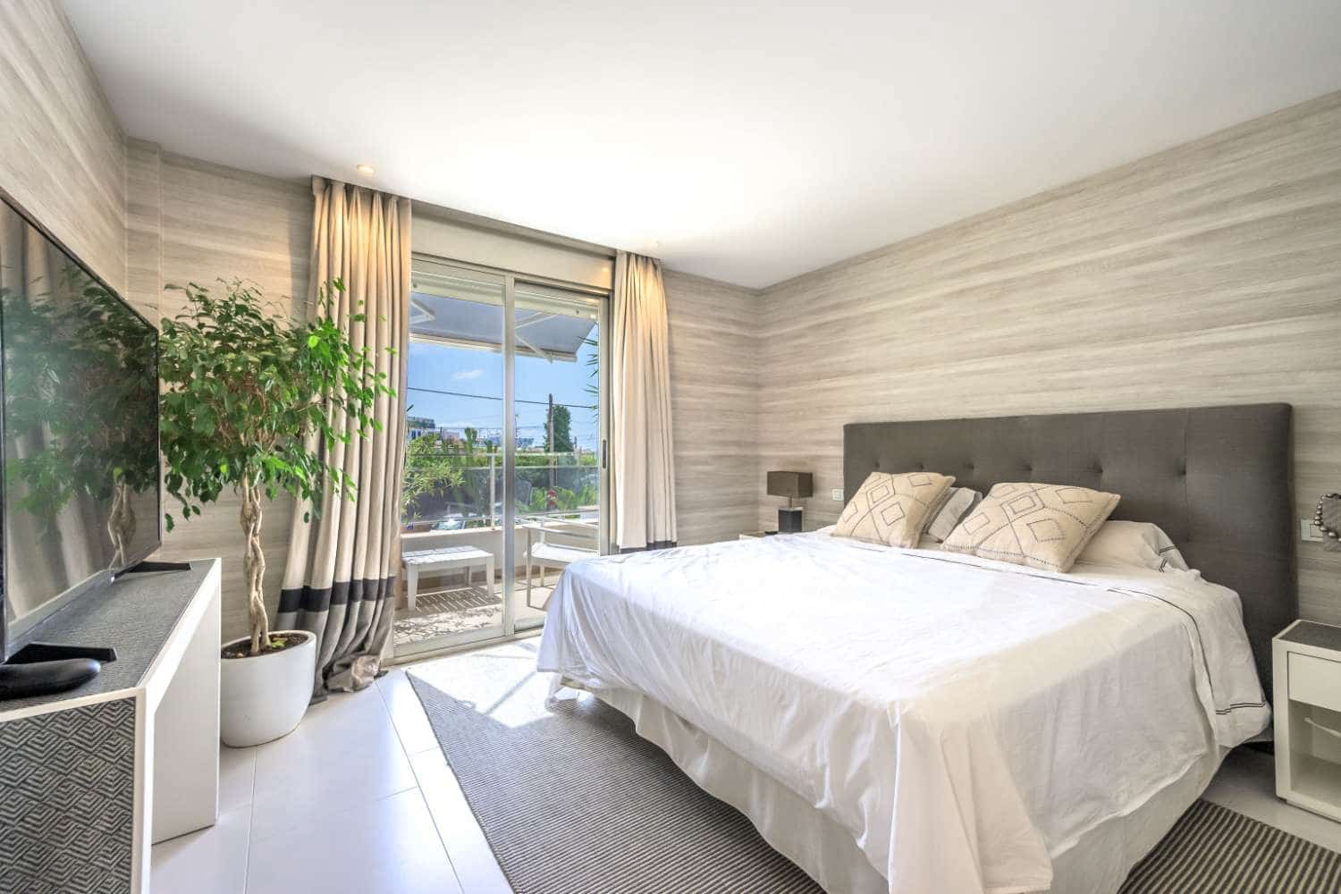 5 soveværelse Rækkehus til salg i Ibiza by med swimmingpool garage - € 1.995.000 (Ref: 9964821)