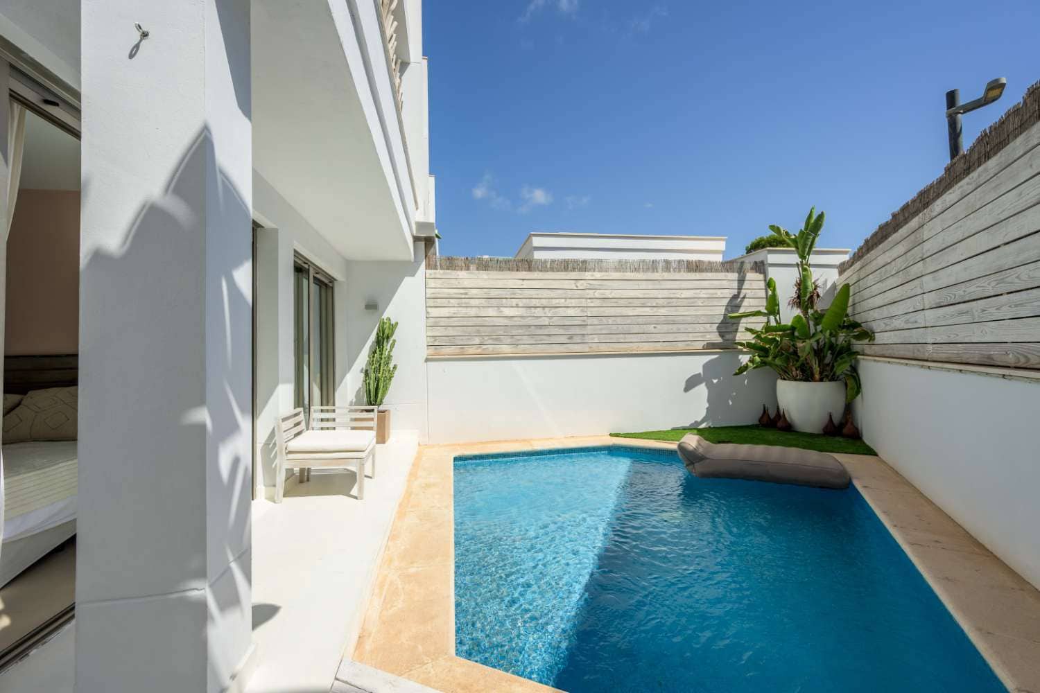 5 soveværelse Rækkehus til salg i Ibiza by med swimmingpool garage - € 1.995.000 (Ref: 9964821)