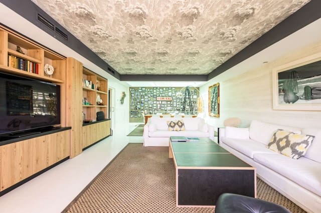 5 soveværelse Rækkehus til salg i Ibiza by med swimmingpool garage - € 1.995.000 (Ref: 9964821)