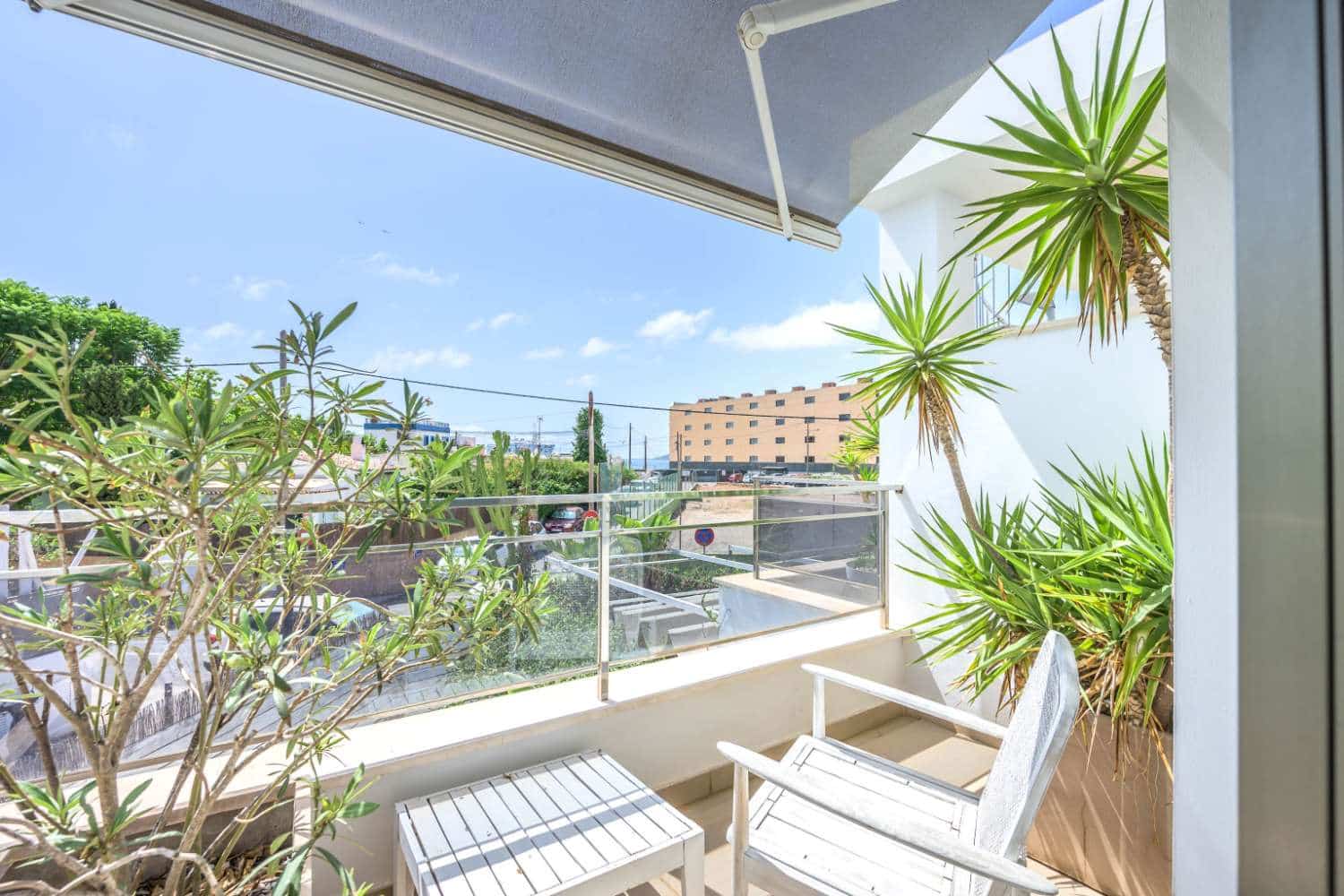 5 soveværelse Rækkehus til salg i Ibiza by med swimmingpool garage - € 1.995.000 (Ref: 9964821)