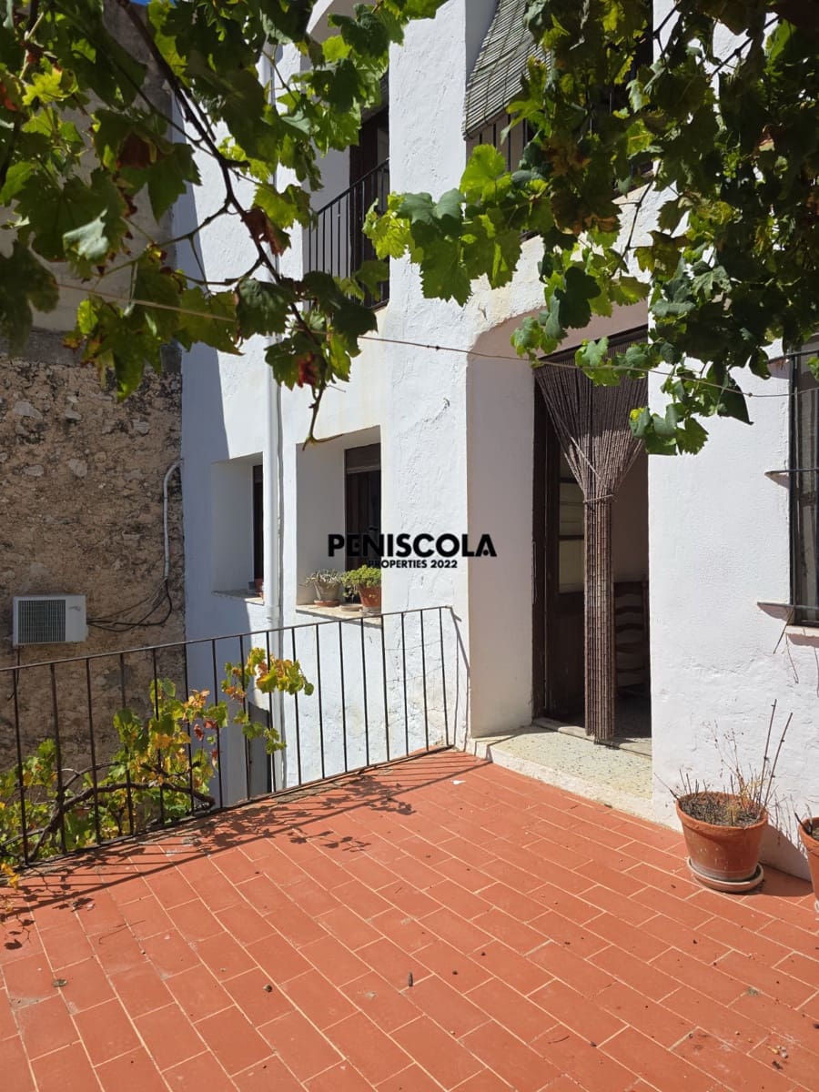 6 bedroom Townhouse for sale in Rossell - € 150,000 (Ref: 10100735)
