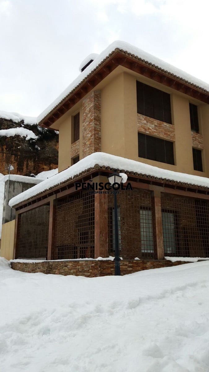 Casa de 4 habitaciones en Albentosa en venta con garaje - 430.000 € (Ref: 10134970)