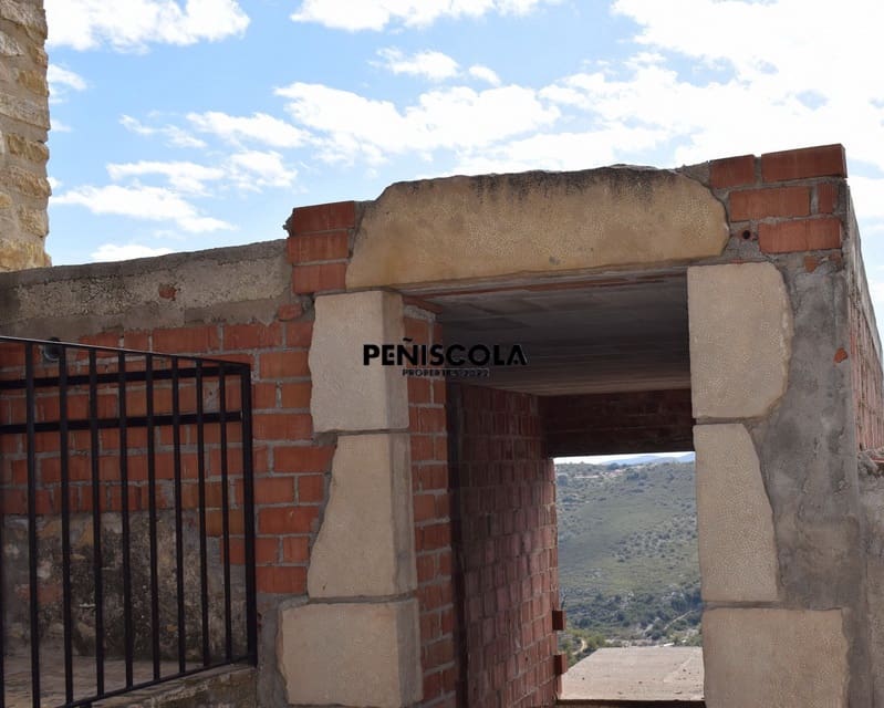Townhouse for sale in Cervera del Maestre / Cervera del Maestrat - € 45,000 (Ref: 10158070)
