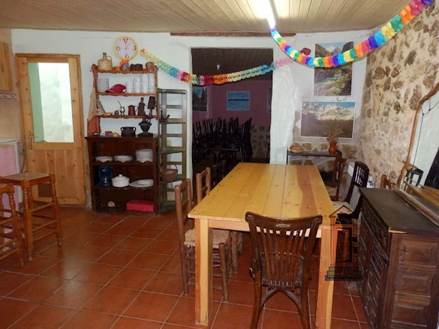 3 bedroom Guesthouse/B & B for sale in Rossell - € 75,000 (Ref: 3596091)
