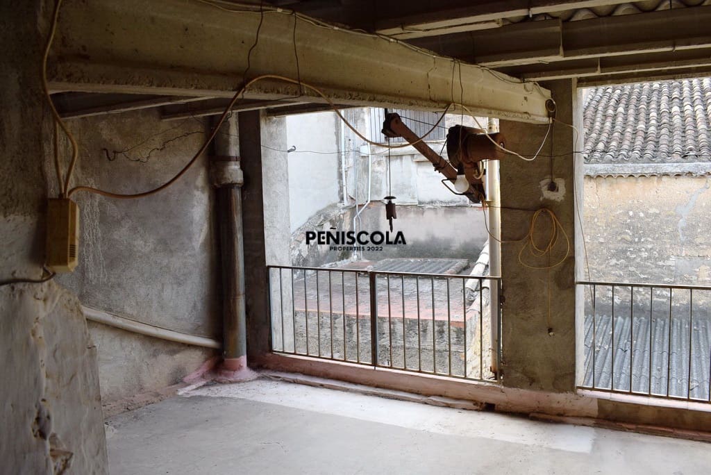 5 soveværelse Byhus til salg i Tirig - € 65.000 (Ref: 3705842)