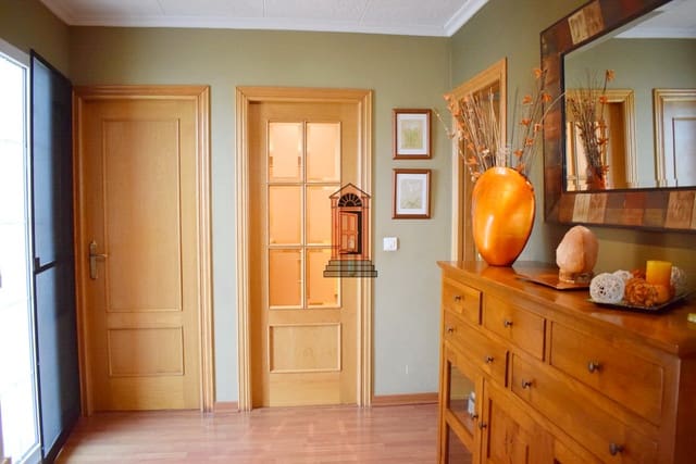 4 slaapkamer Villa te koop in Vinaròs - € 466.000 (Ref: 8395894)