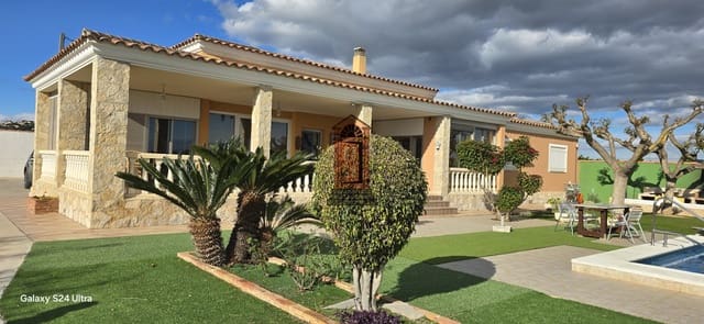 4 slaapkamer Villa te koop in Vinaròs - € 466.000 (Ref: 8395894)