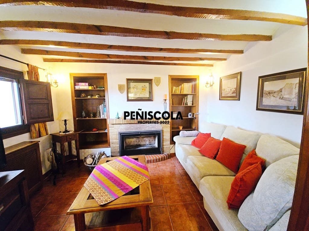 4 makuuhuone Majatalo/aamiaismajoitus myytävänä paikassa Les Useres mukana uima-altaan - 412 000 € (Ref: 8973353)