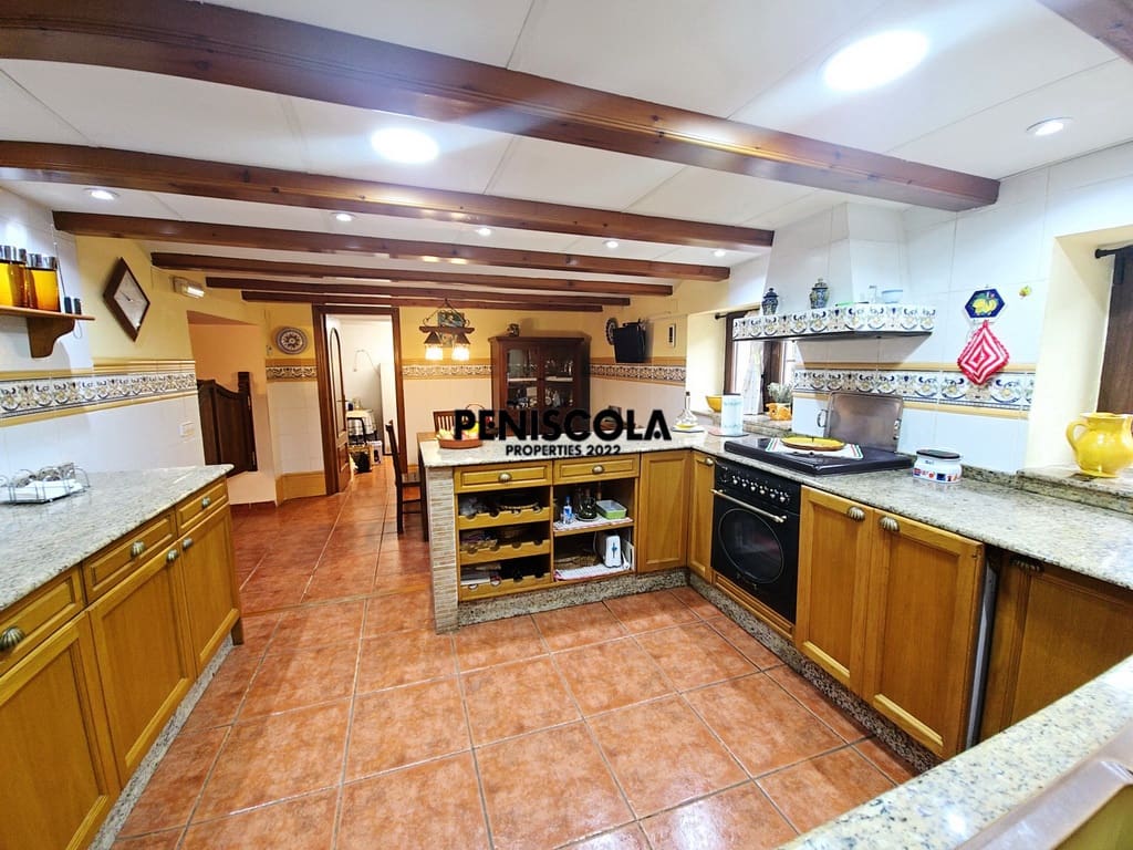 4 makuuhuone Majatalo/aamiaismajoitus myytävänä paikassa Les Useres mukana uima-altaan - 412 000 € (Ref: 8973353)