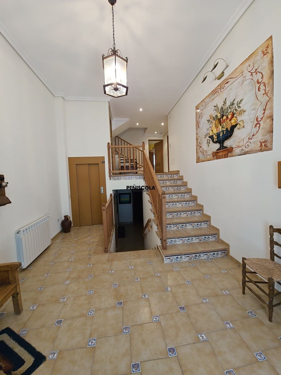 5 soveværelse Byhus til salg i Cervera del Maestre / Cervera del Maestrat med garage - € 395.000 (Ref: 9221550)