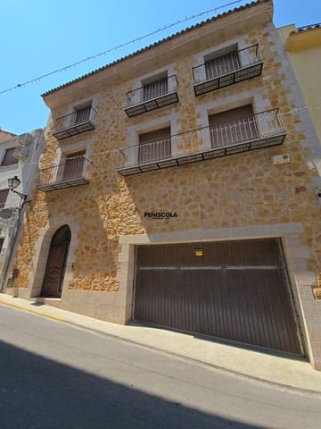 5 bedroom Townhouse for sale in Cervera del Maestre / Cervera del Maestrat with garage - € 395,000 (Ref: 9221550)