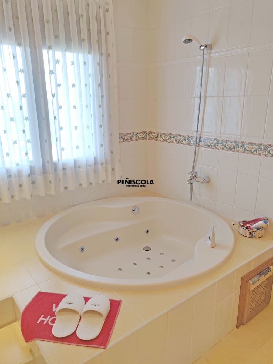 5 soveværelse Byhus til salg i Cervera del Maestre / Cervera del Maestrat med garage - € 395.000 (Ref: 9221550)