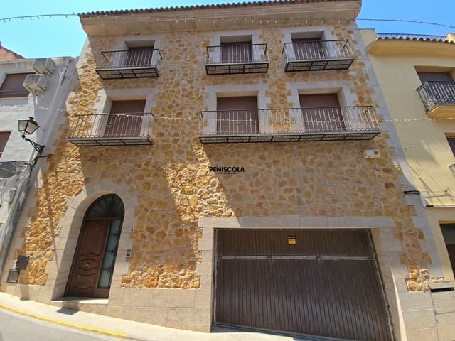 5 bedroom Townhouse for sale in Cervera del Maestre / Cervera del Maestrat with garage - € 395,000 (Ref: 9221550)