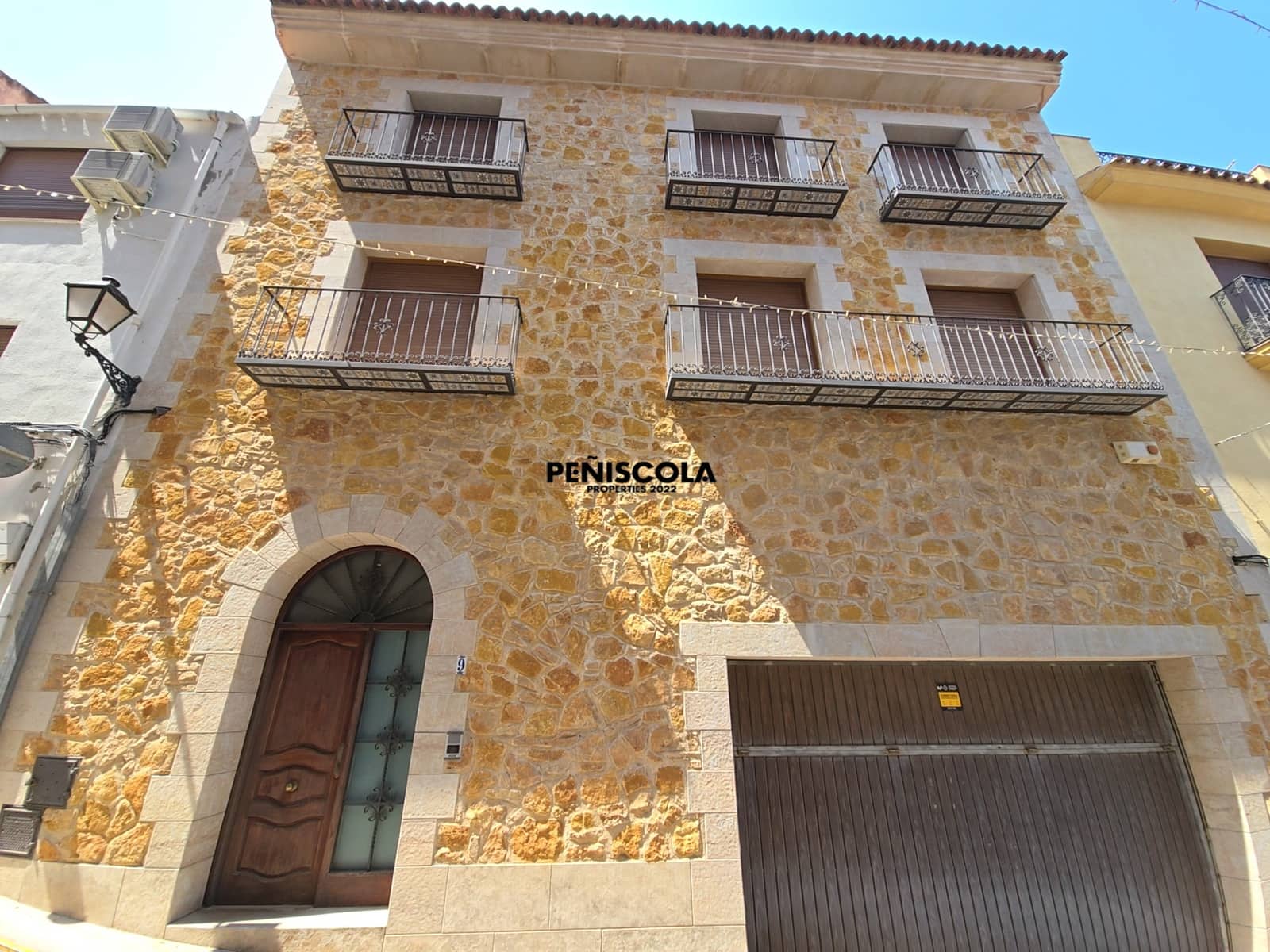 5 soveværelse Byhus til salg i Cervera del Maestre / Cervera del Maestrat med garage - € 395.000 (Ref: 9221550)