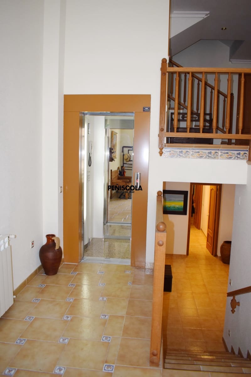 5 soveværelse Byhus til salg i Cervera del Maestre / Cervera del Maestrat med garage - € 395.000 (Ref: 9221550)