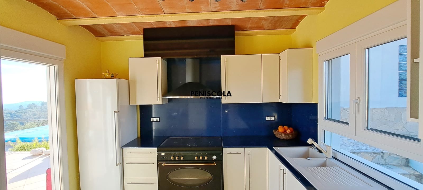 2 bedroom Villa for sale in Cervera del Maestre / Cervera del Maestrat with pool garage - € 545,000 (Ref: 9444012)