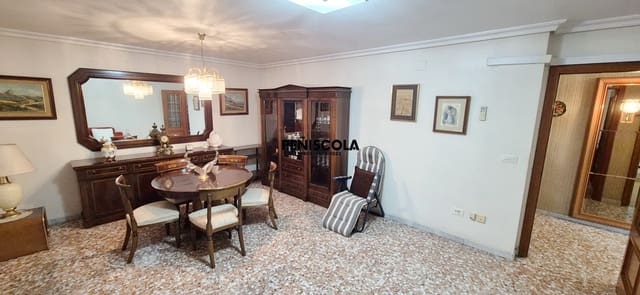 5 bedroom Apartment for sale in Vinaròs - € 180,000 (Ref: 9462899)