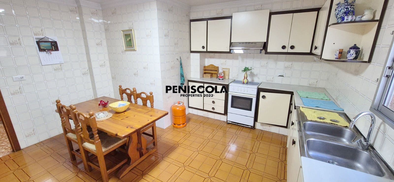 5 bedroom Apartment for sale in Vinaros - € 180,000 (Ref: 9462899)