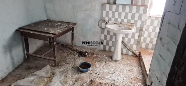 Hus til salgs i Cervera del Maestre / Cervera del Maestrat - € 16 000 (Ref: 9981071)