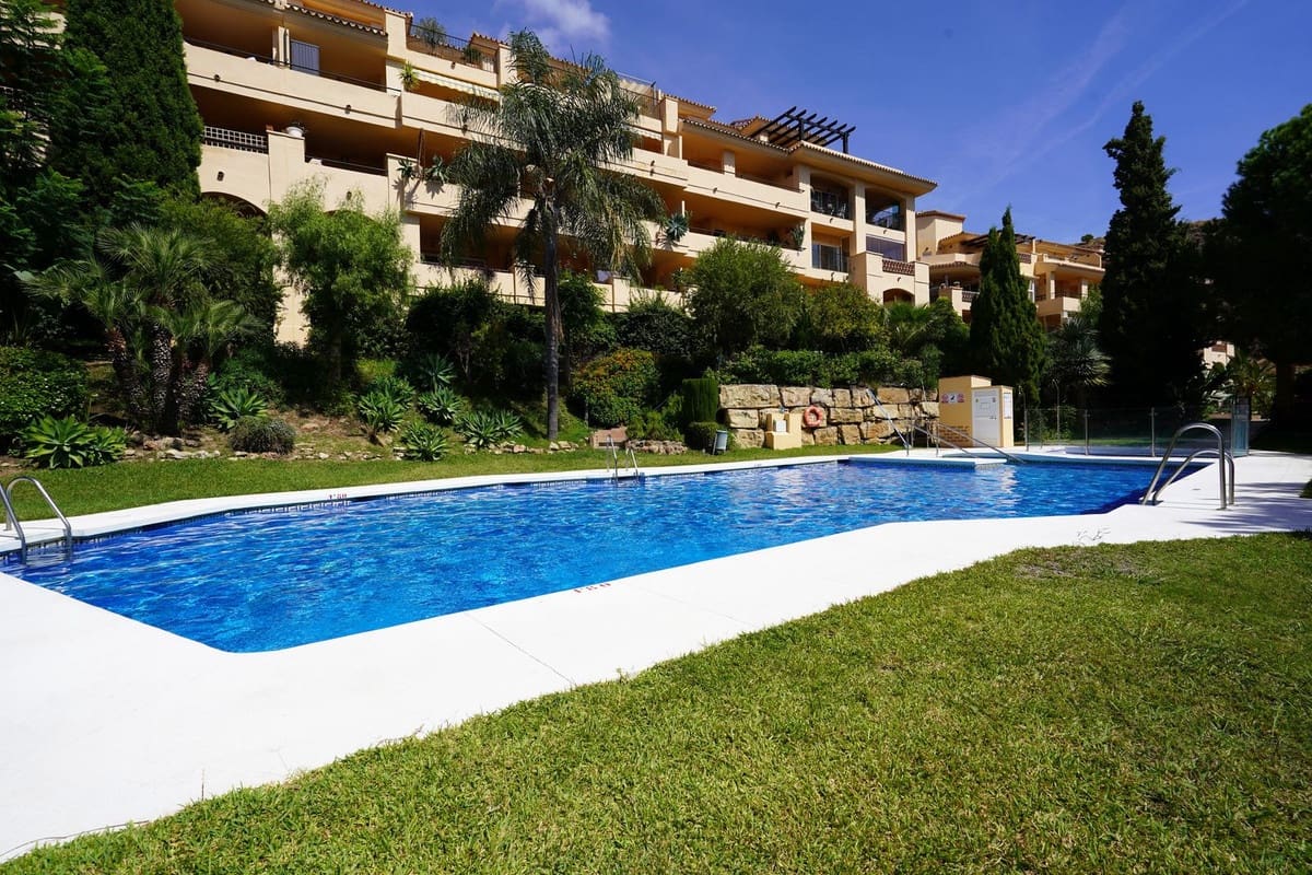 3 bedroom Apartment for sale in Calahonda with pool garage - € 375,000 (Ref: 10081599)